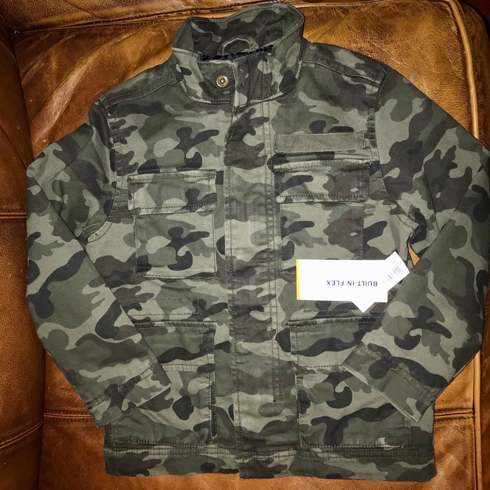 NWT sz (xs)5 Old Navy Boys camo jacket